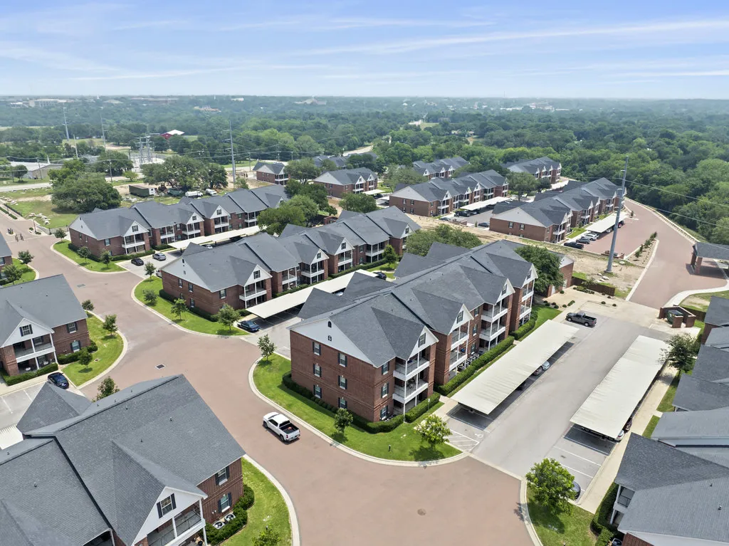 Colonial Crossing photo 15