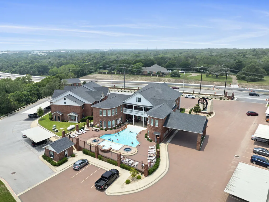 Colonial Crossing photo 18