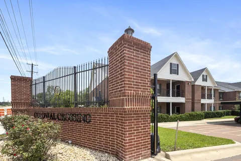 Colonial Crossing photo 4
